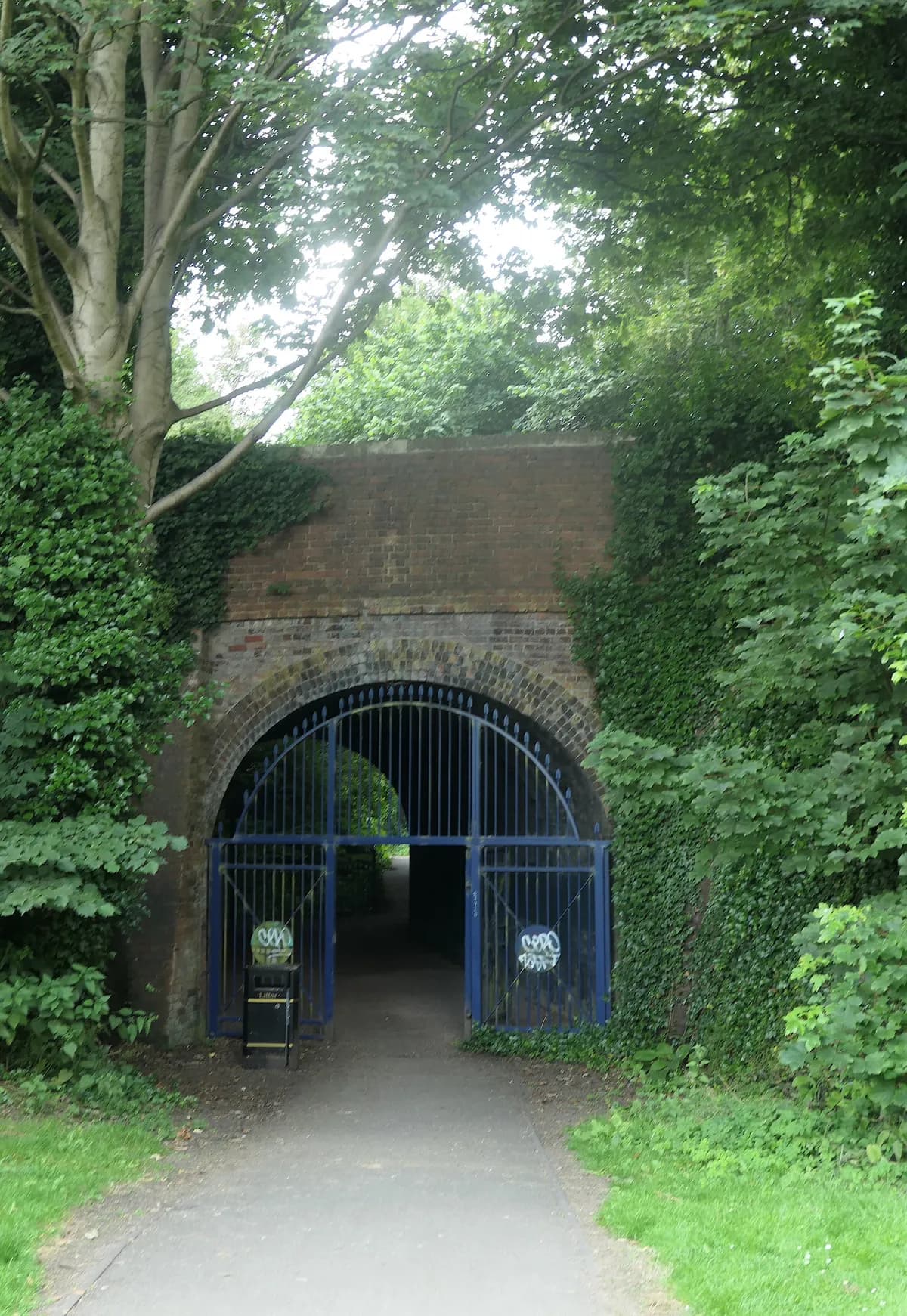 Glasgows historiska Possil Railway Station erbjuds för 1 pund till lokala