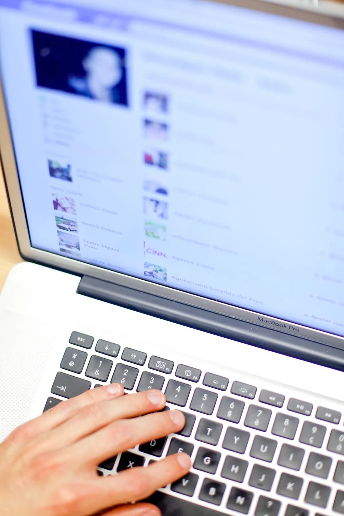 Matt Goodwin försvarar AI-användning i bok efter valförlust mot Gröna