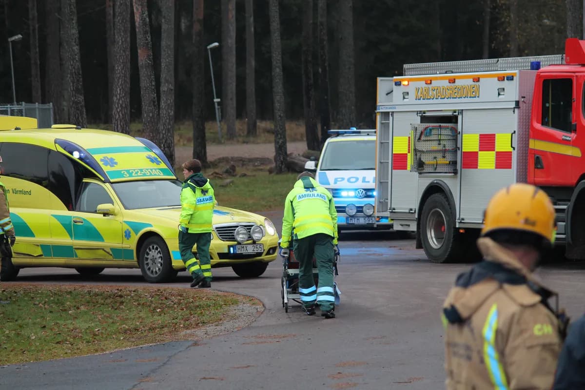 Två fordon kolliderade front mot front i Märsta
