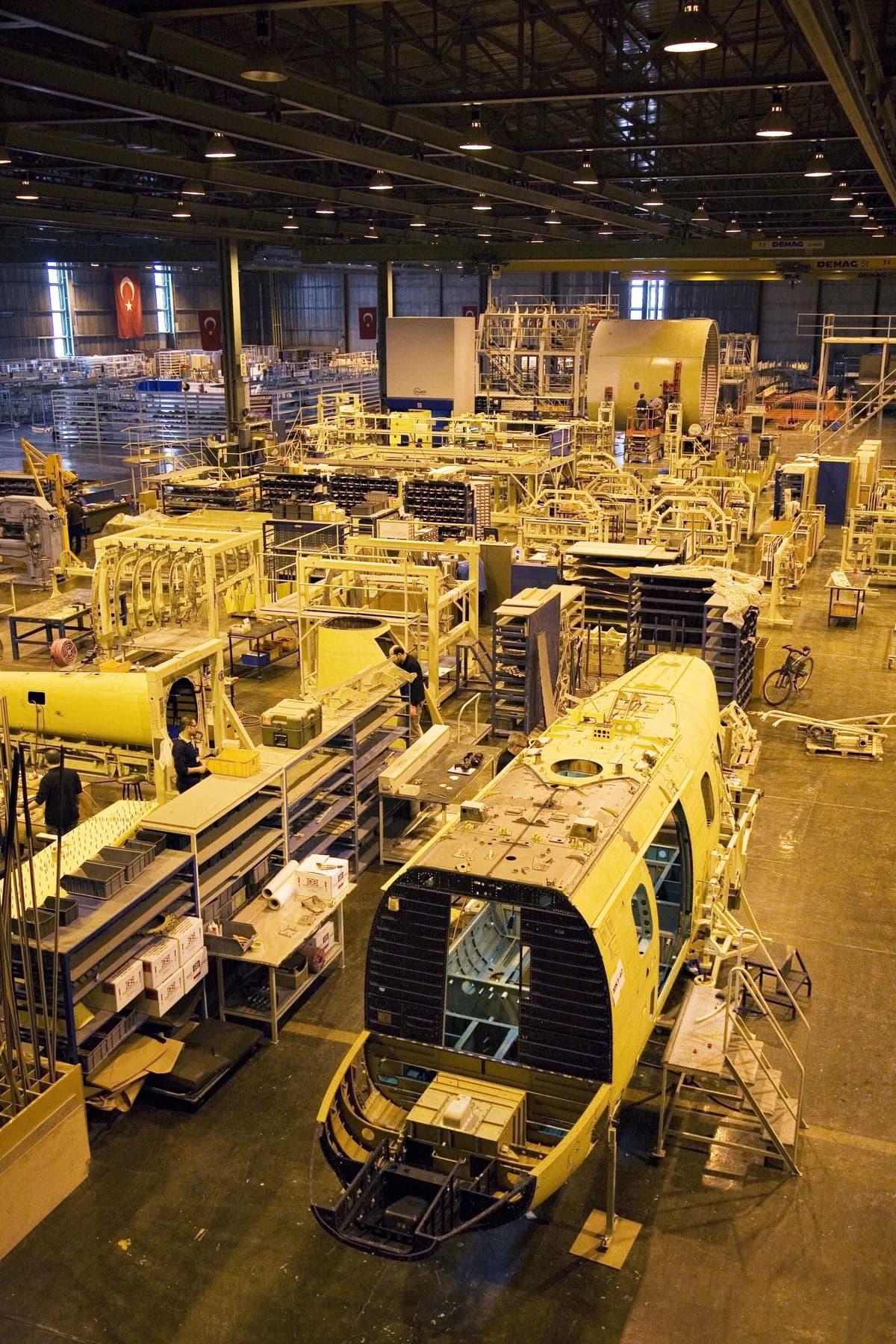 Saab rapporterar stark tillväxt bland global konflikt och oljevolatilitet