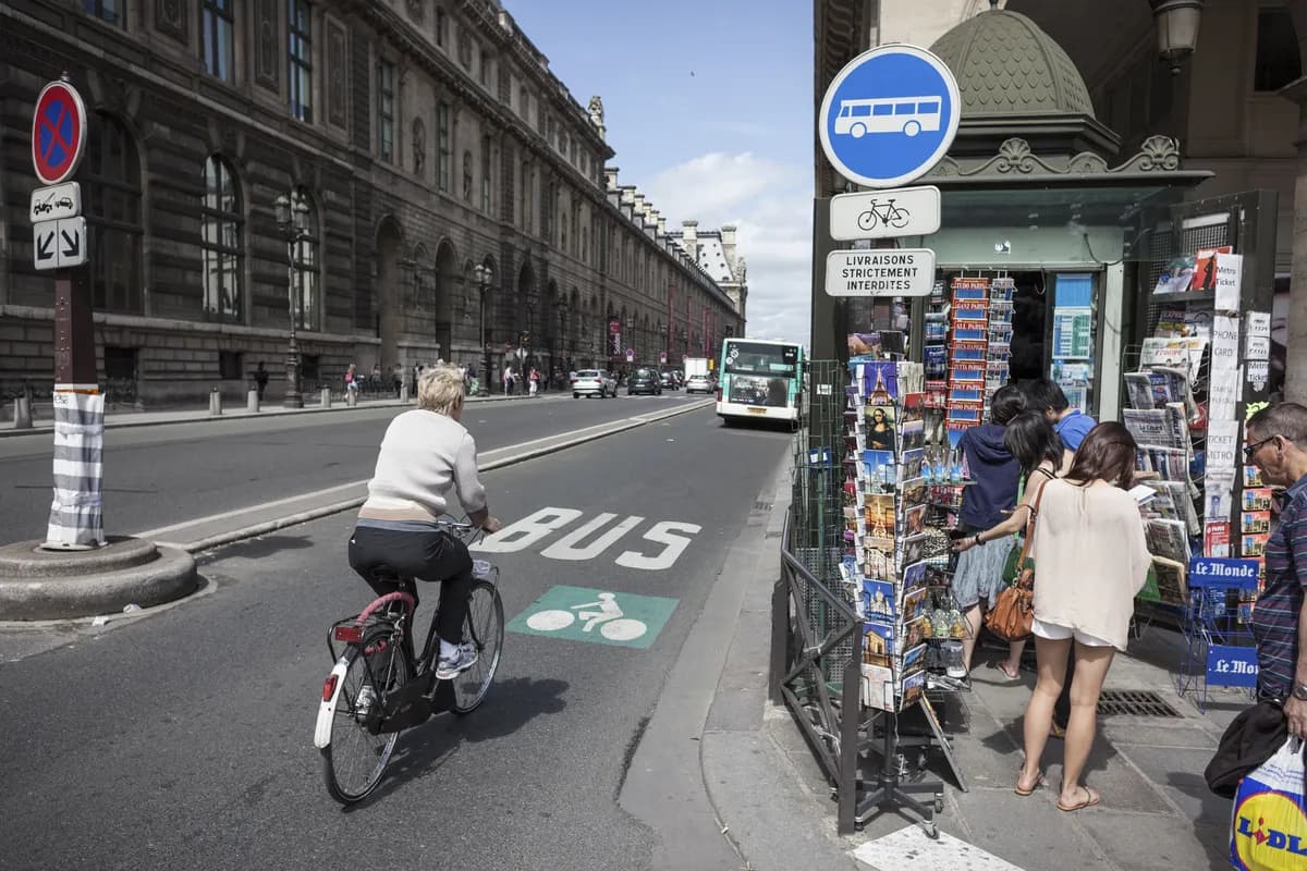 Cyklistar i Darlington känner sig osäkra trots cykelfält – kommunen planerar