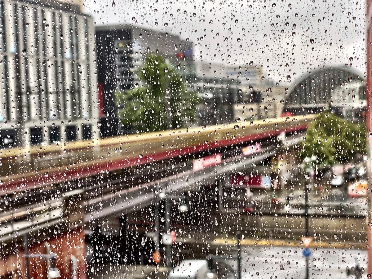 Brittiska turistattraktioner kampanjar mot väderappikoner som kostar miljoner