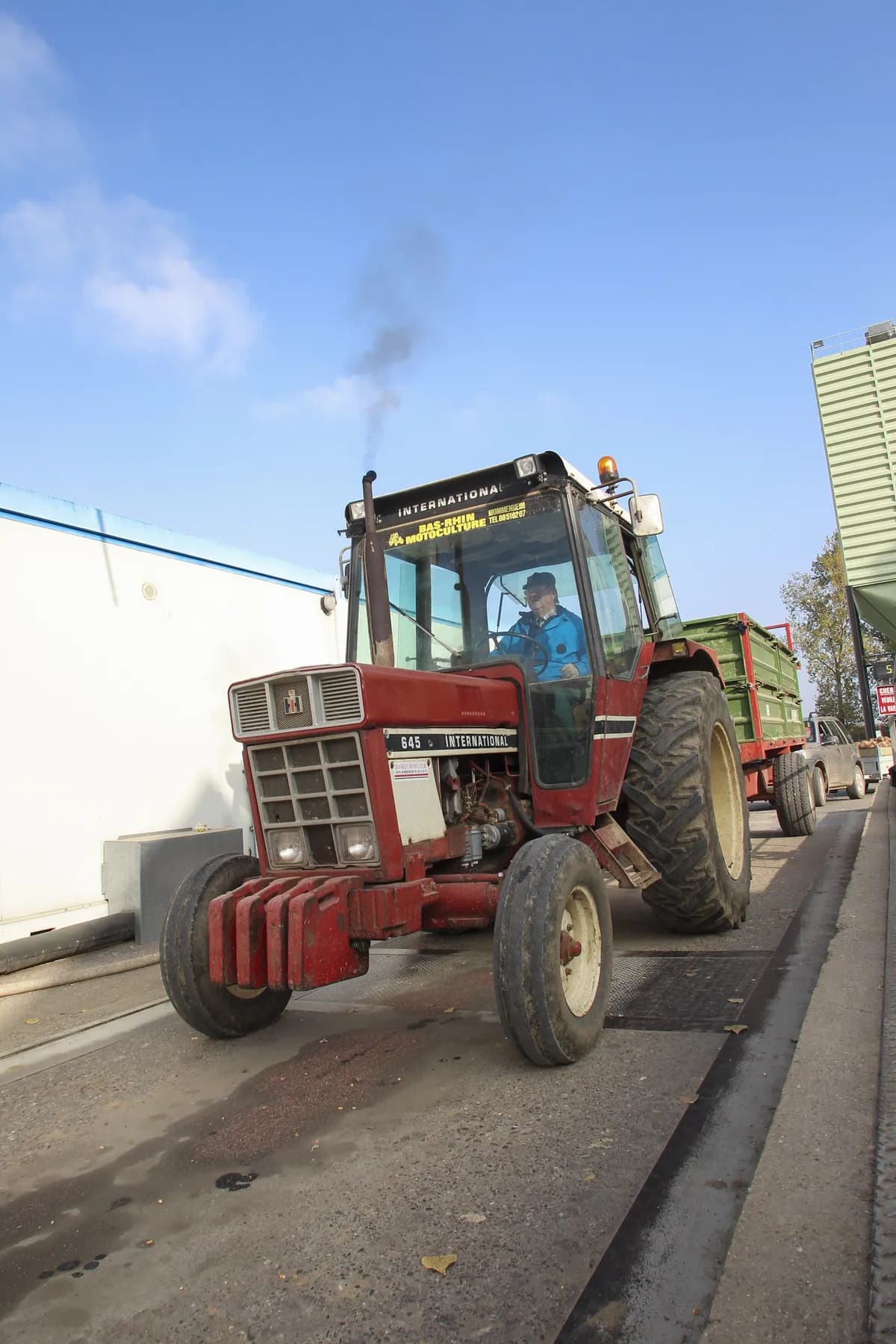 Svensk tonåring använder EPA-traktor för självmordsförebyggande