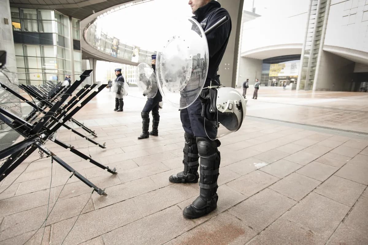 USA-Israel attackerar och dödar iranska ledare, utlöser konflikt