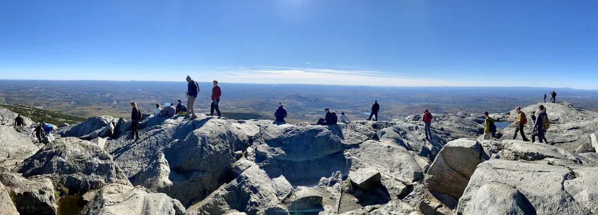 Man klättrar Pen y Fan 742 gånger på ett år för att hedra hustrus minne