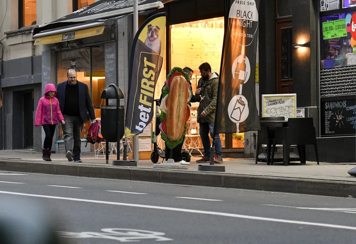 Rotherham-skola varnar försocial media-trenden 'School Wars'