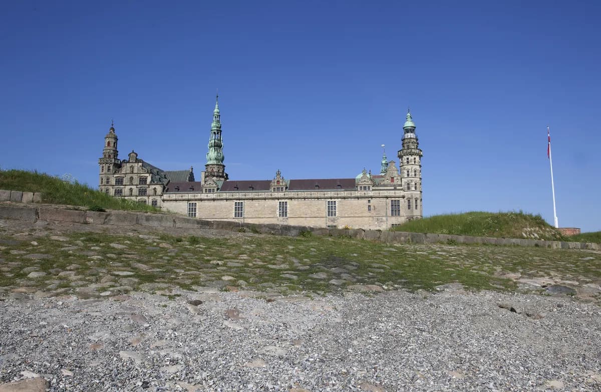 Yourcenars essä om Chenonceaux-slottet utgiven i svensk översättning