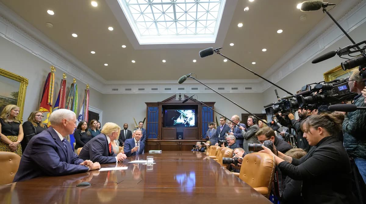 Trump kallar Vita husets leverans 'tacky' efter att ha dricksat budet