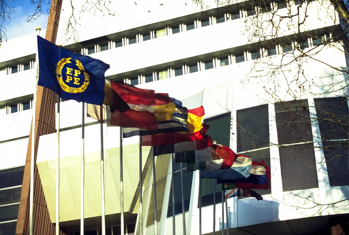 EU-ledare tar itu med energikris och flyktingrädslor under Mellanösternkriget