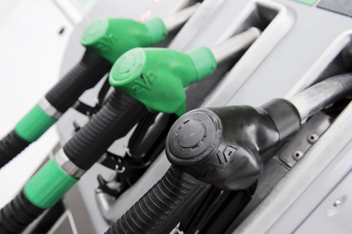 Mellanösternkriget utlöser global energikris, oljepriserna stiger