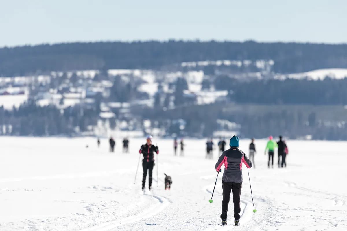 Nika Prevc vinner tredje raka världscuptitel i rekordsäsong