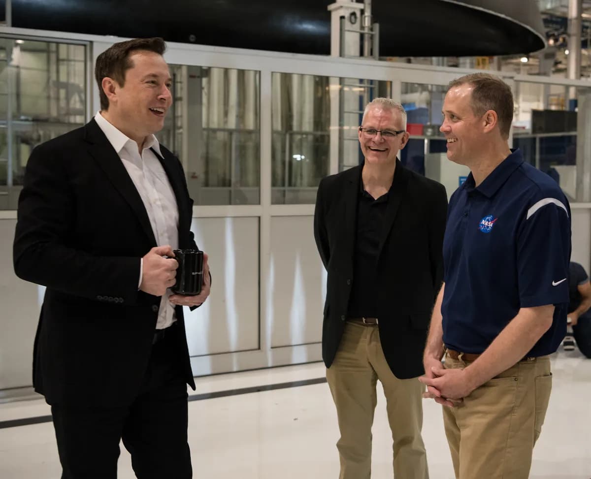 Musk genomför omfattande omstrukturering av xAI efter kritik, pausar betalningspolicy på X