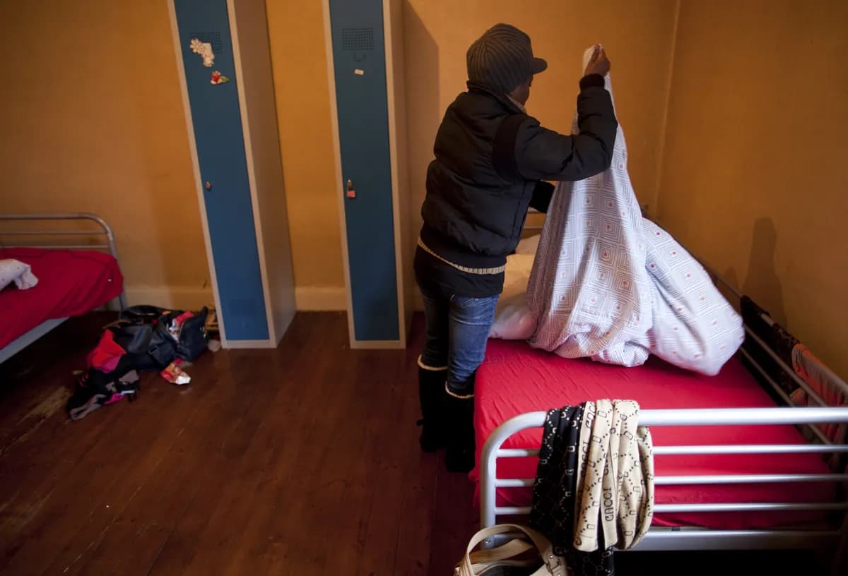 Labour minskar hotellanvändning för asylsökande med en tredjedel, sparar 65 miljoner pund årligen