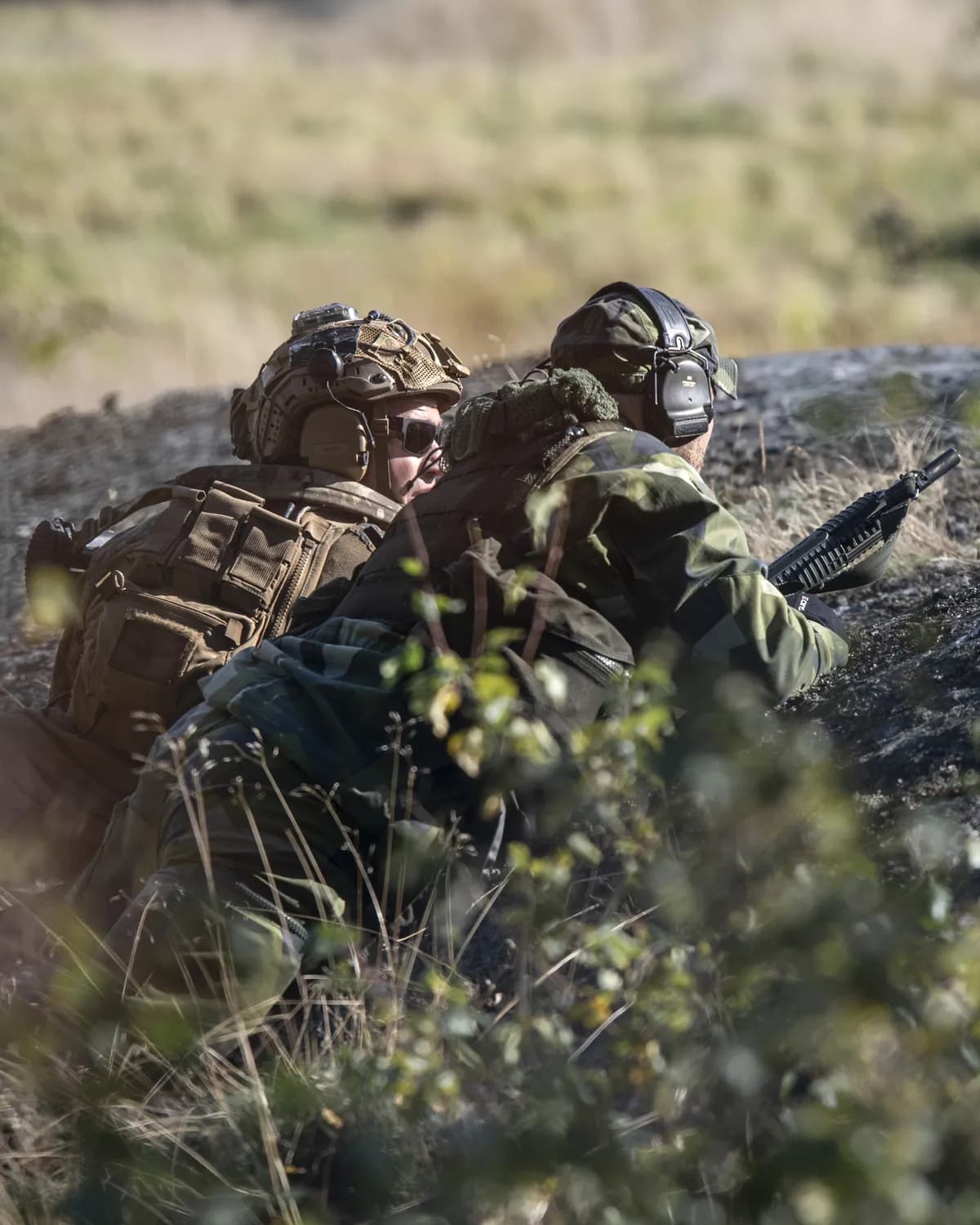 Pakistan värd för fredssamtal medan USA-Iran-konflikten eskalerar och dödar