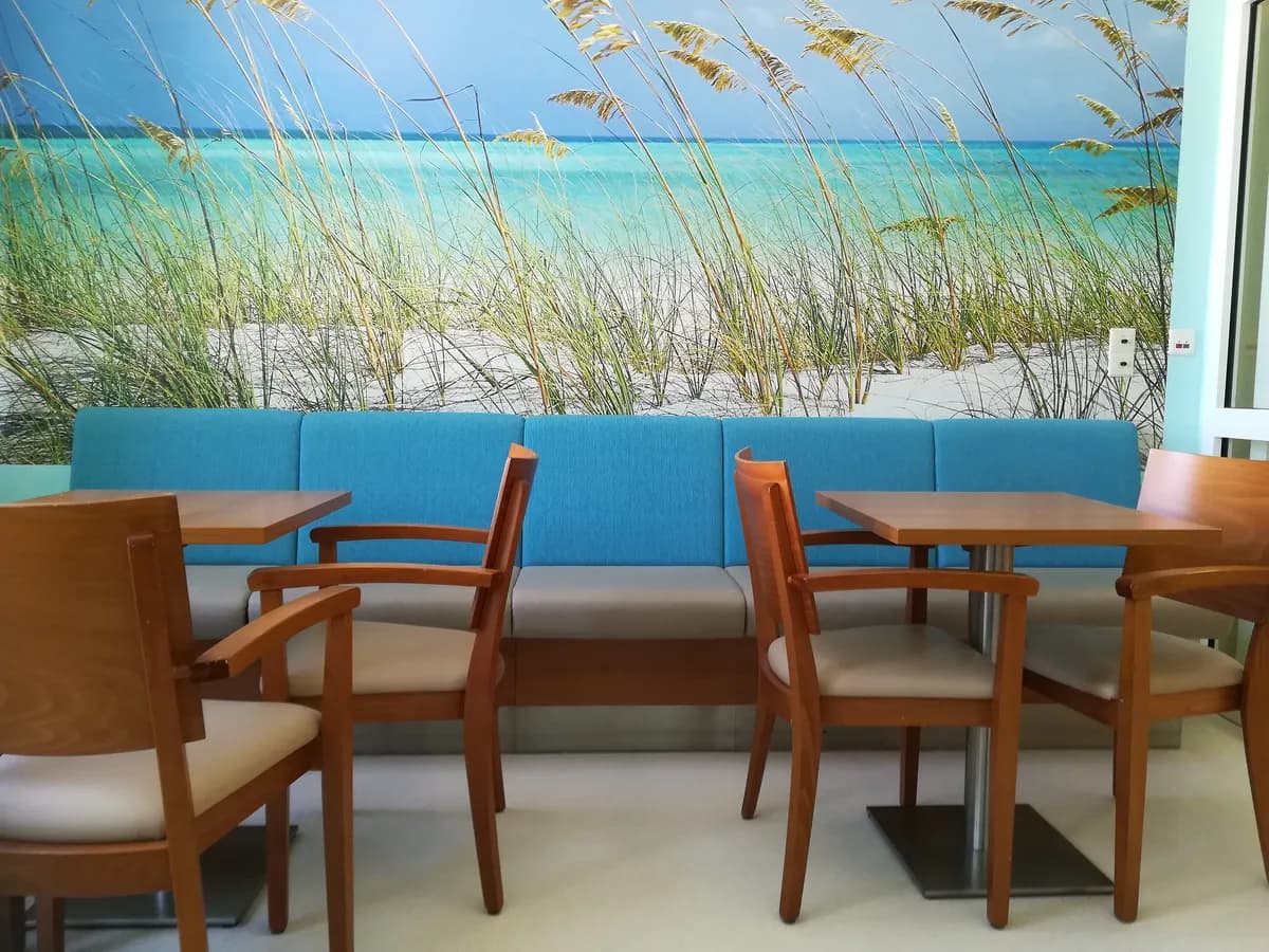 Amanda Holden delar Miami-semesterbilder och skämtar om att flytta